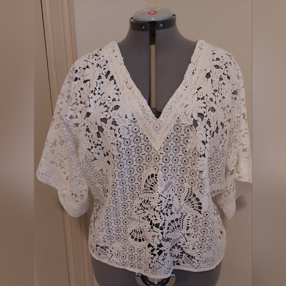 White House Black Market White Crochet V-Neck Tunic